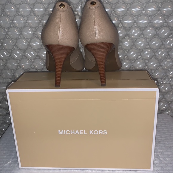 Michael Michael Kors - Picture 3 of 5